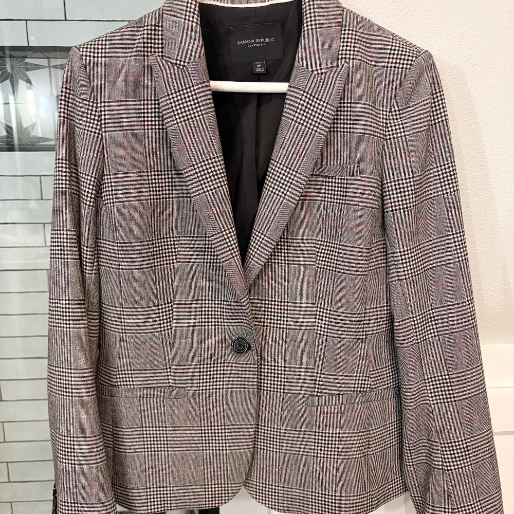 Black plaid blazer